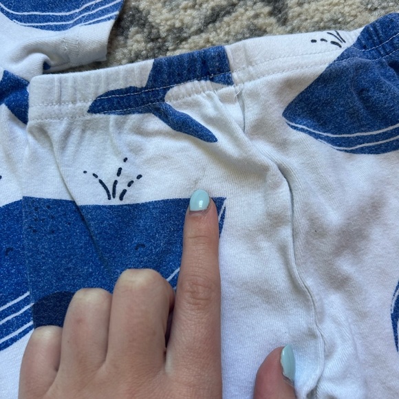 Carters whale pajamas size 18 months - Picture 5 of 5